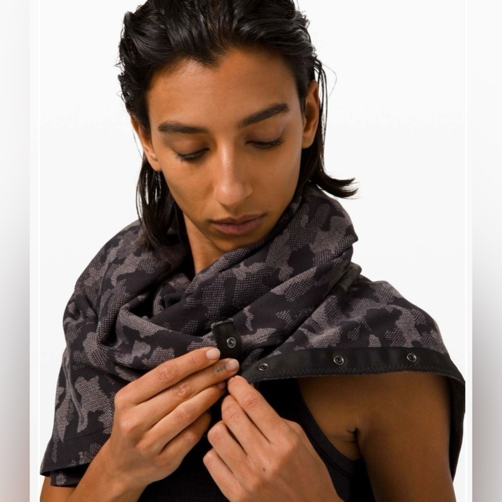 Lululemon Rulu Vinyasa Scarf, Heritage Camo Jacquard / Black Lunar Rock - Picture 3 of 7